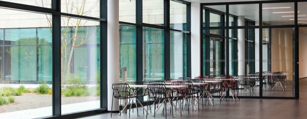 Eines unserer Bauprojekte: Der Hochschulneubau auf dem Campus Ledward der THWS in Schweinfurt wurde 2020 fertiggestellt. Eines unserer Bauprojekte: Der Hochschulneubau auf dem Campus Ledward der THWS in Schweinfurt wurde 2020 fertiggestellt.